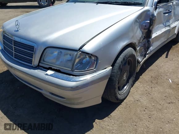 ✅ 1999 Mercedes-Benz C 230/260/280/320 • VIN: WDBHA29G2XA704389 • Lot: 42899909. Listed on IAAI with 225,873 mi. Free auction sales archive from the USA and detailed vehicle history report at DreamBid. Image 13.