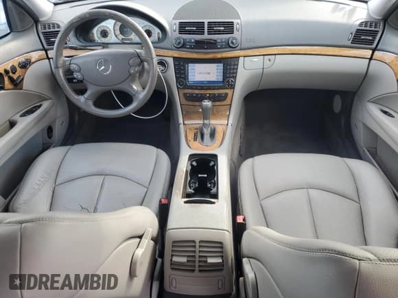 ✅ 2008 Mercedes-Benz E 350 Luxury • VIN: WDBUF56X28B294923 • Lot: 93719205. Wystawiony na Copart z przebiegiem 160 763 mil. Bezpłatny archiwum sprzedaży aukcyjnych z USA i szczegółowy raport historii pojazdu na DreamBid. Zdjęcie 8.