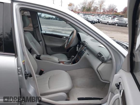 ✅ 2007 Mercedes-Benz C 280 Luxury • VIN: WDBRF92H87F879315 • Lot: 43735428. Wystawiony na IAAI z przebiegiem 120 059 mil. Bezpłatny archiwum sprzedaży aukcyjnych z USA i szczegółowy raport historii pojazdu na DreamBid. Zdjęcie 5.