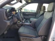 ✅ 2025 Chevrolet Silverado 1500 • VIN: 3GCUKHE88SG155418 • Лот: 43241485. Опубликован ранее на Copart с пробегом 471 миль. Бесплатный доступ к архиву аукционных продаж из США и подробный отчёт об истории автомобиля на DreamBid. Изображение 7.