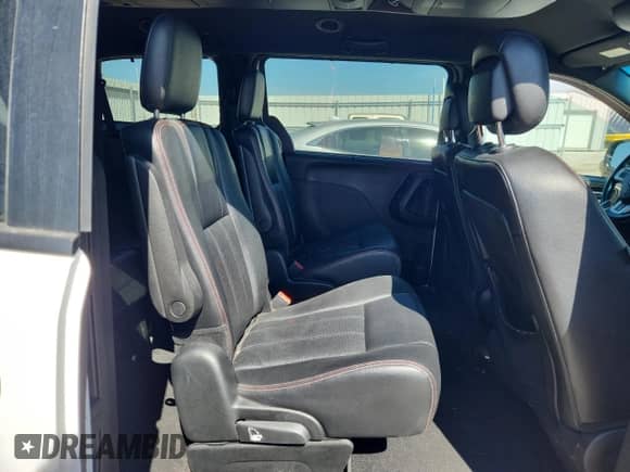2017 Dodge Grand Caravan GT с VIN 2C4RDGEG2HR692547, выставлен на аукционе Copart как лот 84268285 с пробегом 125 880 миль миль и Списание • Salvage title. История ставок и продаж доступна на DreamBid. Изображение 11.