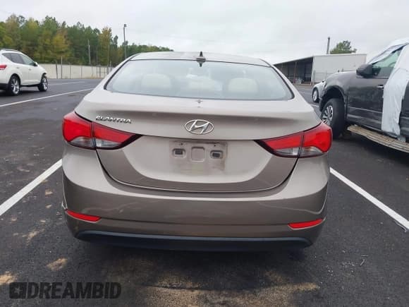 ✅ 2016 Hyundai Elantra SE • VIN: 5NPDH4AE0GH700058 • Lot: 43371653. Listed on IAAI with 127,061 mi. Free auction sales archive from the USA and detailed vehicle history report at DreamBid. Image 17.