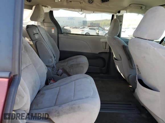 ✅ 2017 Toyota Sienna LE • VIN: 5TDKZ3DC4HS840750 • Lot: 53004145. Listed on Copart with 138,115 mi. Free auction sales archive from the USA and detailed vehicle history report at DreamBid. Image 11.