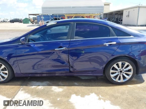 ✅ 2011 Hyundai Sonata Limited • VIN: 5NPEC4AC4BH022179 • Lot: 43304712. Listed on IAAI with 124,189 mi. Free auction sales archive from the USA and detailed vehicle history report at DreamBid. Image 14.