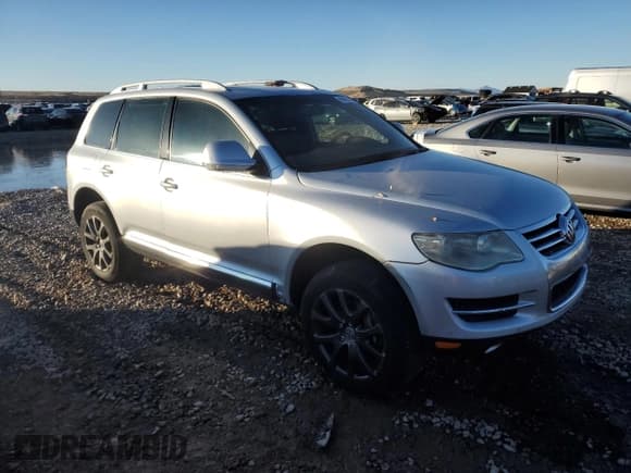 ✅ 2008 Volkswagen Touareg • VIN: WVGCB77L98D041789 • Лот: 88065265. Опубликован ранее на Copart с пробегом 175 813 миль. Бесплатный доступ к архиву аукционных продаж из США и подробный отчёт об истории автомобиля на DreamBid. Изображение 4.