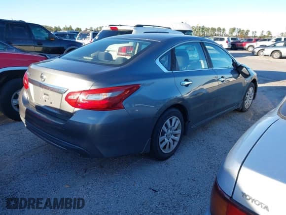 ✅ 2018 Nissan Altima SV • VIN: 1N4AL3AP7JC134177 • Lot: 43682703. Wystawiony na IAAI z przebiegiem 208 564 mil. Bezpłatny archiwum sprzedaży aukcyjnych z USA i szczegółowy raport historii pojazdu na DreamBid. Zdjęcie 4.