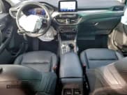 ✅ 2022 Ford Escape Titanium • VIN: 1FMCU9J91NUA91178 • Лот: 93615125. Опубликован ранее на Copart с пробегом 37 360 миль. Бесплатный доступ к архиву аукционных продаж из США и подробный отчёт об истории автомобиля на DreamBid. Изображение 8.