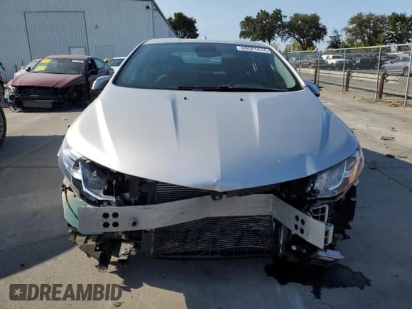 ✅ 2018 Chevrolet Volt LT • VIN: 1G1RC6S52JU143657 • Lot: 69521414. Wystawiony na Copart z przebiegiem 70 822 mil. Bezpłatny archiwum sprzedaży aukcyjnych z USA i szczegółowy raport historii pojazdu na DreamBid. Zdjęcie 5.