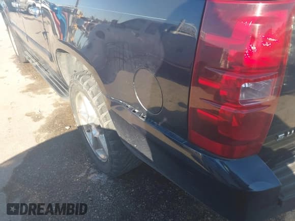 ✅ 2008 Chevrolet Suburban LTZ • VIN: 1GNFC160X8J232665 • Лот: 43589538. Опубликован ранее на IAAI с пробегом 220 428 миль. Бесплатный доступ к архиву аукционных продаж из США и подробный отчёт об истории автомобиля на DreamBid. Изображение 13.