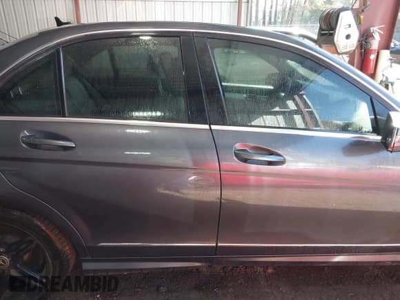 ✅ 2011 Mercedes-Benz C 300 Sport • VIN: WDDGF8BBXBR150132 • Lot: 41889061. Listed on IAAI with 125,232 mi. Free auction sales archive from the USA and detailed vehicle history report at DreamBid. Image 13.