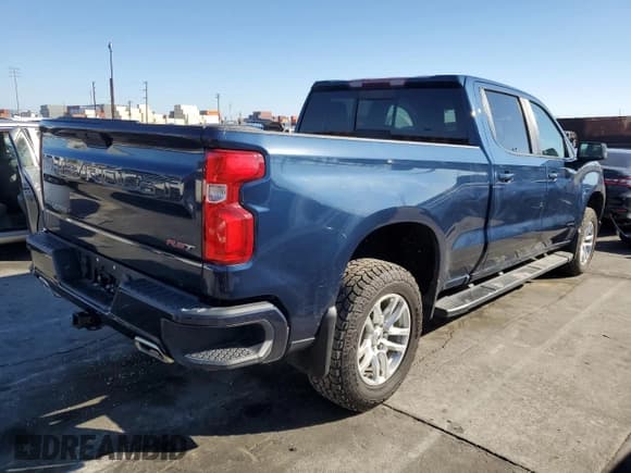 ✅ 2020 Chevrolet Silverado 1500 RST • VIN: 1GCUYEED2LZ323291 • Lot: 92089955. Wystawiony na Copart z przebiegiem 71 008 mil. Bezpłatny archiwum sprzedaży aukcyjnych z USA i szczegółowy raport historii pojazdu na DreamBid. Zdjęcie 3.