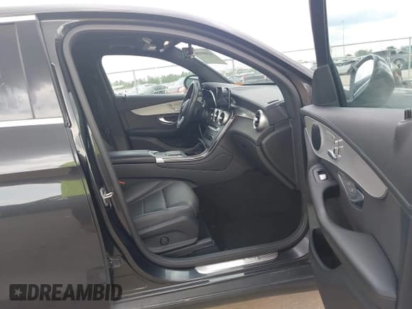 ✅ 2023 Mercedes-Benz GLC 300 • VIN: W1N0J8EB3PG158784 • Лот: 43089590. Опубликован ранее на IAAI с пробегом 59 476 миль. Бесплатный доступ к архиву аукционных продаж из США и подробный отчёт об истории автомобиля на DreamBid. Изображение 5.