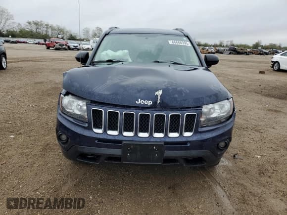 ✅ 2015 Jeep Compass Altitude • VIN: 1C4NJDBB7FD152044 • Lot: 86688395. Wystawiony na Copart z przebiegiem 50 516 mil. Bezpłatny archiwum sprzedaży aukcyjnych z USA i szczegółowy raport historii pojazdu na DreamBid. Zdjęcie 5.