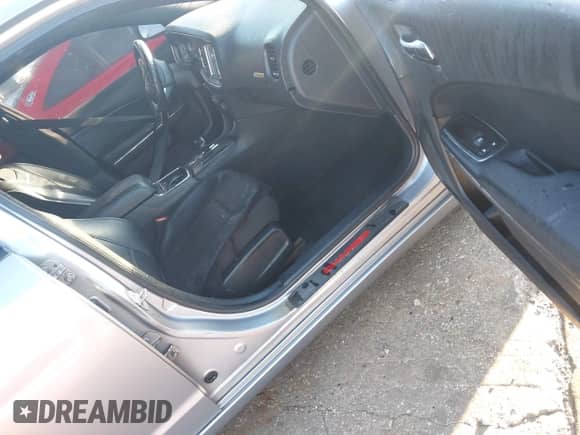 2014 Dodge Charger SXT with VIN 2C3CDXHG2EH239214, listed as a IAAI auction lot 43595966 with 219,931 mi miles and . Bid and sale history available at DreamBid. Image 5.