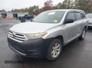 ✅ 2013 Toyota Highlander • VIN: 5TDZK3EH5DS101846 • Лот: 43563350. Опубликован ранее на IAAI с пробегом 313 732 миль. Бесплатный доступ к архиву аукционных продаж из США и подробный отчёт об истории автомобиля на DreamBid. Изображение 18.