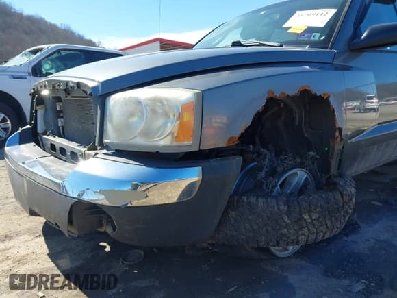 ✅ 2006 Dodge Dakota SLT • VIN: 1D7HW48NX6S639546 • Лот: 41709112. Опубликован ранее на IAAI с пробегом 182 478 миль. Бесплатный доступ к архиву аукционных продаж из США и подробный отчёт об истории автомобиля на DreamBid. Изображение 17.