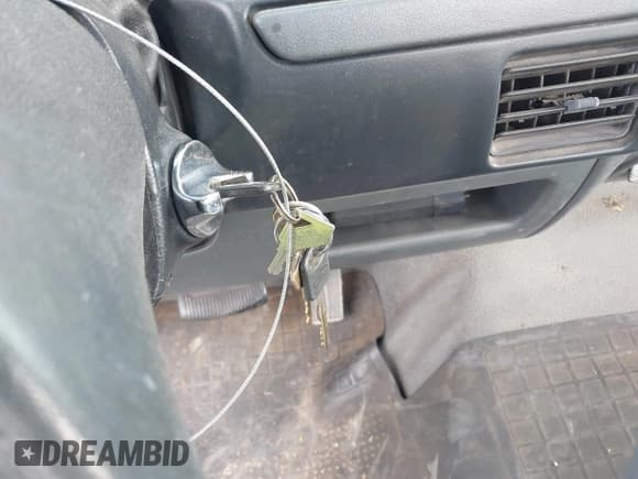 ✅ 1993 Ford F-250 • VIN: 2FTHF25H5PCA90065 • Lot: 43904733. Wystawiony na IAAI z przebiegiem 173 089 mil. Bezpłatny archiwum sprzedaży aukcyjnych z USA i szczegółowy raport historii pojazdu na DreamBid. Zdjęcie 11.