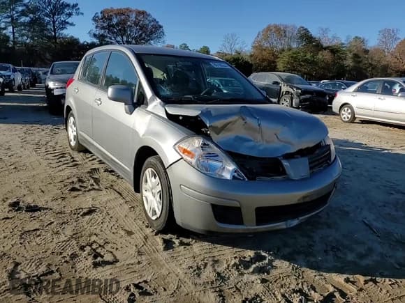 ✅ 2011 Nissan Versa S • VIN: 3N1BC1CP0BL424480 • Lot: 80198044. Wystawiony na Copart z przebiegiem 251 093 mil. Bezpłatny archiwum sprzedaży aukcyjnych z USA i szczegółowy raport historii pojazdu na DreamBid. Zdjęcie 10.