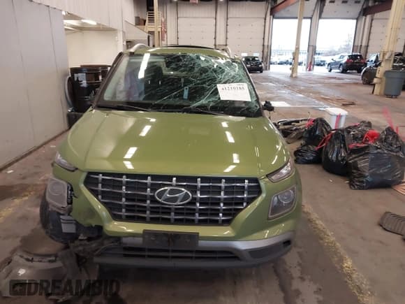 ✅ 2022 Hyundai Venue Limited • VIN: KMHRC8A37NU162032 • Lot: 41210185. Listed on IAAI with 45,382 mi. Free auction sales archive from the USA and detailed vehicle history report at DreamBid. Image 13.