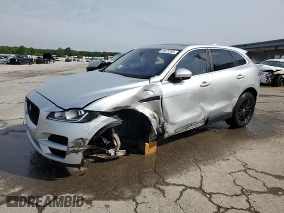 ✅ 2019 Jaguar F-Pace 25t • VIN: SADCS2FXXKA390386 • Lot: 54671255. Wystawiony na Copart z przebiegiem 103 930 mil. Bezpłatny archiwum sprzedaży aukcyjnych z USA i szczegółowy raport historii pojazdu na DreamBid. Zdjęcie 1.