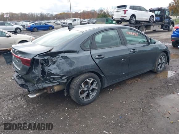 ✅ 2021 Kia Forte LXS • VIN: 3KPF24AD9ME273593 • Lot: 43638985. Wystawiony na IAAI z przebiegiem 55 580 mil. Bezpłatny archiwum sprzedaży aukcyjnych z USA i szczegółowy raport historii pojazdu na DreamBid. Zdjęcie 4.