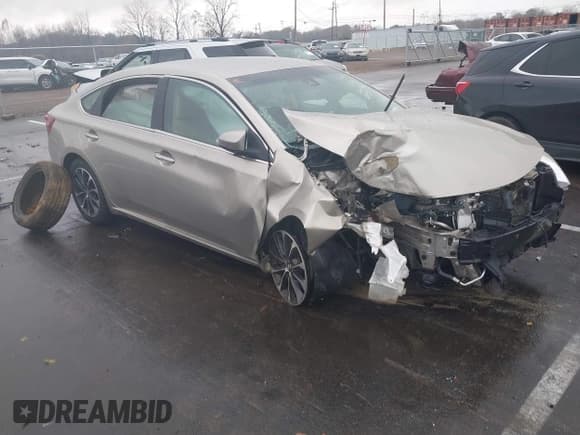 ✅ 2018 Toyota Avalon Limited • VIN: 4T1BK1EB3JU281638 • Lot: 43744047. Wystawiony na IAAI z przebiegiem 109 661 mil. Bezpłatny archiwum sprzedaży aukcyjnych z USA i szczegółowy raport historii pojazdu na DreamBid. Zdjęcie 1.