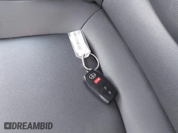 ✅ 2024 Toyota Corolla Cross XLE • VIN: 7MUEAABG9RV080854 • Lot: 42532954. Listed on IAAI with 32,447 mi. Free auction sales archive from the USA and detailed vehicle history report at DreamBid. Image 11.