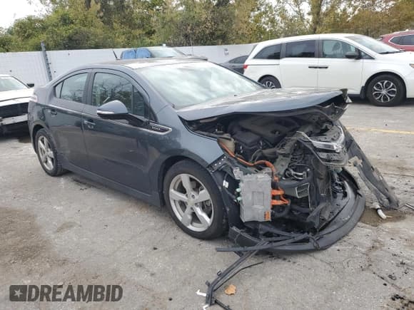 ✅ 2013 Chevrolet Volt • VIN: 1G1RB6E45DU106810 • Lot: 76354124. Wystawiony na Copart z przebiegiem Nie podano. Bezpłatny archiwum sprzedaży aukcyjnych z USA i szczegółowy raport historii pojazdu na DreamBid. Zdjęcie 4.