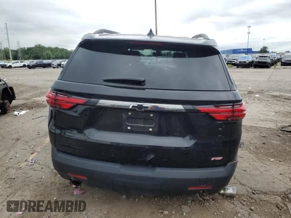 ✅ 2022 Chevrolet Traverse RS • VIN: 1GNERJKW4NJ182152 • Lot: 63506975. Wystawiony na Copart z przebiegiem 48 857 mil. Bezpłatny archiwum sprzedaży aukcyjnych z USA i szczegółowy raport historii pojazdu na DreamBid. Zdjęcie 6.