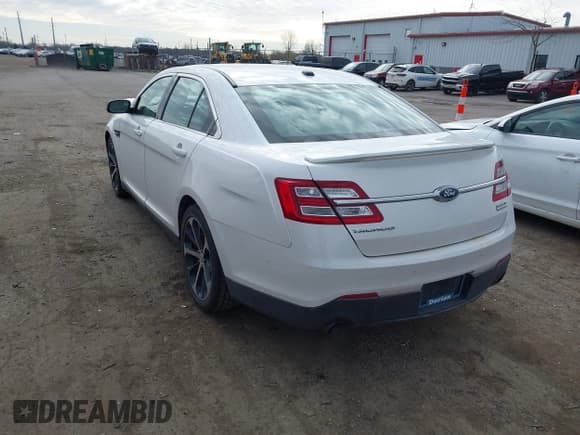 ✅ 2015 Ford Taurus SHO • VIN: 1FAHP2KTXFG163276 • Lot: 41997881. Listed on IAAI with 118,380 mi. Free auction sales archive from the USA and detailed vehicle history report at DreamBid. Image 3.