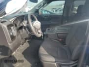 ✅ 2020 Chevrolet Silverado 1500 Custom • VIN: 3GCPWBEFXLG409841 • Lot: 88945145. Wystawiony na Copart z przebiegiem 99 475 mil. Bezpłatny archiwum sprzedaży aukcyjnych z USA i szczegółowy raport historii pojazdu na DreamBid. Zdjęcie 7.