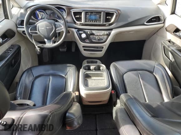 ✅ 2020 Chrysler Voyager LXi • VIN: 2C4RC1DG8LR216264 • Lot: 91803125. Wystawiony na Copart z przebiegiem 199 871 mil. Bezpłatny archiwum sprzedaży aukcyjnych z USA i szczegółowy raport historii pojazdu na DreamBid. Zdjęcie 8.