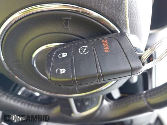 ✅ 2019 Jeep Compass Latitude • VIN: 3C4NJDBB6KT723835 • Lot: 43058624. Listed on IAAI with 135,030 mi. Free auction sales archive from the USA and detailed vehicle history report at DreamBid. Image 11.