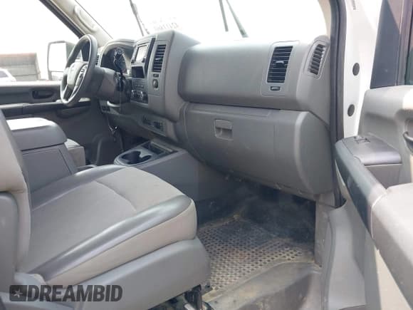 ✅ 2021 Nissan NV SV • VIN: 1N6AF0KY1MN807557 • Lot: 42411868. Wystawiony na IAAI z przebiegiem 65 543 mil. Bezpłatny archiwum sprzedaży aukcyjnych z USA i szczegółowy raport historii pojazdu na DreamBid. Zdjęcie 5.