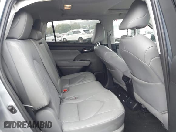 ✅ 2023 Toyota Highlander Hybrid XLE • VIN: 5TDKBRCH3PS119452 • Lot: 43311561. Listed on IAAI with 24,779 mi. Free auction sales archive from the USA and detailed vehicle history report at DreamBid. Image 8.