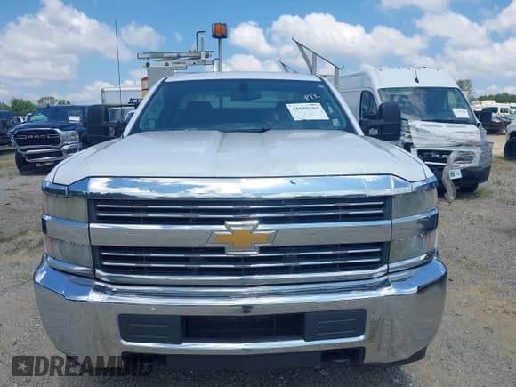 ✅ 2015 Chevrolet Silverado 2500HD Work Truck • VIN: 1GB0CUEG8FZ530648 • Лот: 42530381. Опубликован ранее на IAAI с пробегом 191 466 миль. Бесплатный доступ к архиву аукционных продаж из США и подробный отчёт об истории автомобиля на DreamBid. Изображение 12.