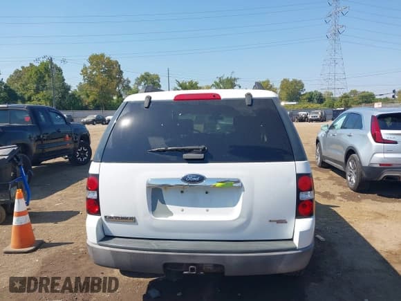 ✅ 2006 Ford Explorer XLS • VIN: 1FMEU72E96UB27905 • Lot: 43224728. Wystawiony na IAAI z przebiegiem 127 519 mil. Bezpłatny archiwum sprzedaży aukcyjnych z USA i szczegółowy raport historii pojazdu na DreamBid. Zdjęcie 17.