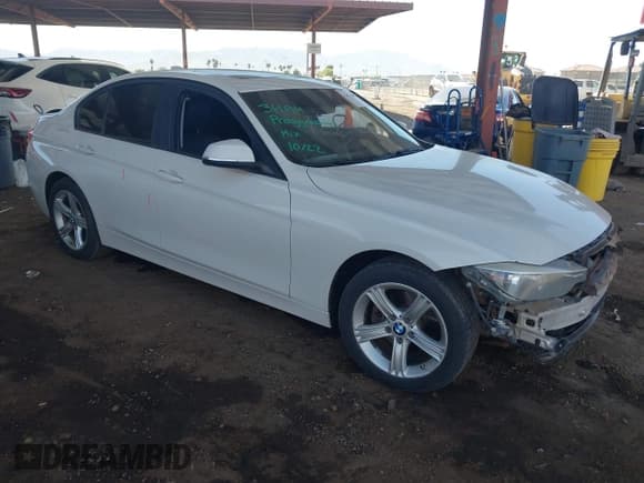 ✅ 2015 BMW 3 Series 328i xDrive • VIN: WBA3B5G52FNS15944 • Лот: 43577943. Опубликован ранее на IAAI с пробегом 186 449 миль. Бесплатный доступ к архиву аукционных продаж из США и подробный отчёт об истории автомобиля на DreamBid. Изображение 1.