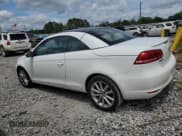 ✅ 2015 Volkswagen Eos Komfort • VIN: WVWBW8AH8FV004870 • Lot: 68296325. Wystawiony na Copart z przebiegiem 67 200 mil. Bezpłatny archiwum sprzedaży aukcyjnych z USA i szczegółowy raport historii pojazdu na DreamBid. Zdjęcie 2.