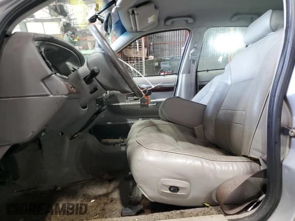 ✅ 2001 Mercury Grand Marquis LS • VIN: 2MEFM75W81X603977 • Лот: 64108865. Опубликован ранее на Copart с пробегом 187 153 миль. Бесплатный доступ к архиву аукционных продаж из США и подробный отчёт об истории автомобиля на DreamBid. Изображение 7.