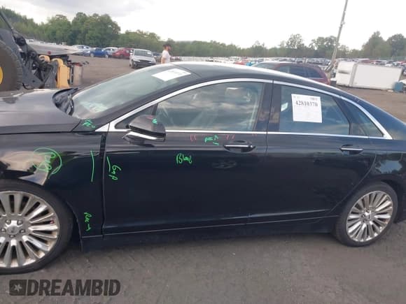 ✅ 2016 Lincoln MKZ • VIN: 3LN6L2J93GR607607 • Lot: 42810370. Listed on IAAI with 131,030 mi. Free auction sales archive from the USA and detailed vehicle history report at DreamBid. Image 14.