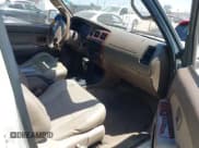 ✅ 1998 Toyota 4Runner • VIN: JT3GN87R3W0070768 • Lot: 42386081. Listed on IAAI with 247,684 mi. Free auction sales archive from the USA and detailed vehicle history report at DreamBid. Image 5.