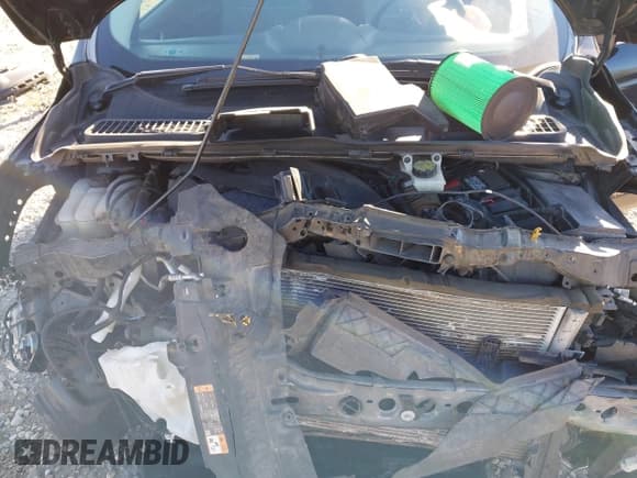 ✅ 2014 Ford Escape SE • VIN: 1FMCU0GX0EUC18293 • Lot: 43680780. Listed on IAAI with 96,880 mi. Free auction sales archive from the USA and detailed vehicle history report at DreamBid. Image 10.