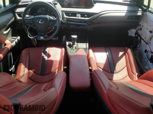✅ 2022 Lexus UX 200 F Sport • VIN: JTHE3JBH6N2055584 • Лот: 71727835. Опубликован ранее на Copart с пробегом 28 871 миль. Бесплатный доступ к архиву аукционных продаж из США и подробный отчёт об истории автомобиля на DreamBid. Изображение 8.
