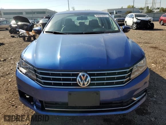 ✅ 2016 Volkswagen Passat S • VIN: 1VWAS7A33GC063700 • Lot: 83875555. Wystawiony na Copart z przebiegiem 61 907 mil. Bezpłatny archiwum sprzedaży aukcyjnych z USA i szczegółowy raport historii pojazdu na DreamBid. Zdjęcie 5.