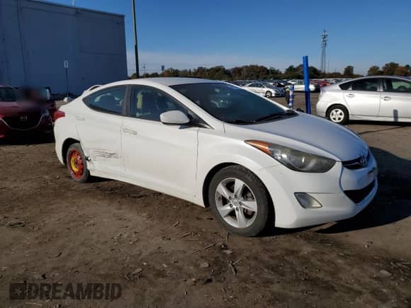 2013 Hyundai Elantra GLS z VIN 5NPDH4AE6DH181240, wystawiony jako Copart lot #90034695 z przebiegiem 132 907 mil mil oraz Czysty tytuł • Clean title. Historia ofert i sprzedaży dostępna na DreamBid. Obrazek 4.
