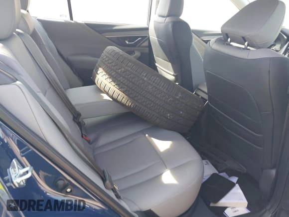 ✅ 2025 Subaru Legacy Limited • VIN: 4S3BWAN69S3005337 • Lot: 42156286. Wystawiony na IAAI z przebiegiem 1 054 mil. Bezpłatny archiwum sprzedaży aukcyjnych z USA i szczegółowy raport historii pojazdu na DreamBid. Zdjęcie 8.