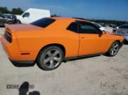 ✅ 2014 Dodge Challenger SXT Plus • VIN: 2C3CDYAG0EH139967 • Lot: 69070105. Wystawiony na Copart z przebiegiem Nie podano. Bezpłatny archiwum sprzedaży aukcyjnych z USA i szczegółowy raport historii pojazdu na DreamBid. Zdjęcie 3.