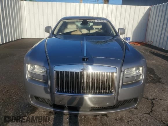 ✅ 2011 Rolls-Royce Ghost • VIN: SCA664S59BUX49634 • Lot: 87287925. Wystawiony na Copart z przebiegiem Nie podano. Bezpłatny archiwum sprzedaży aukcyjnych z USA i szczegółowy raport historii pojazdu na DreamBid. Zdjęcie 5.