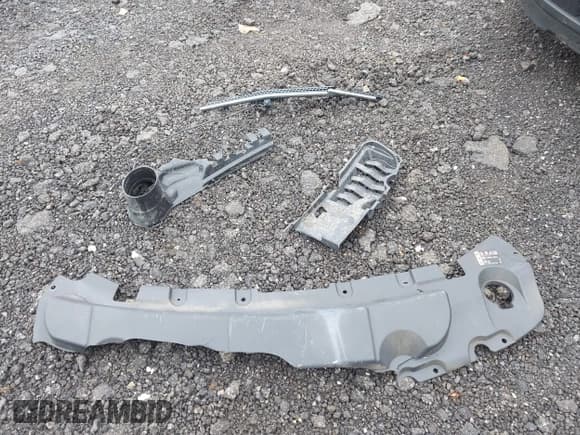 ✅ 2018 Chevrolet Traverse LT • VIN: 1GNEVHKWXJJ260058 • Lot: 43479106. Listed on IAAI with 146,641 mi. Free auction sales archive from the USA and detailed vehicle history report at DreamBid. Image 12.